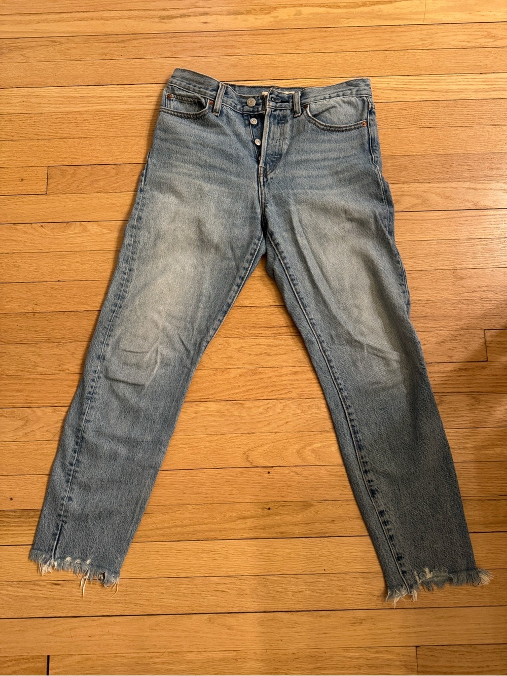Women's Light Blue Distressed Levi’s Jeans